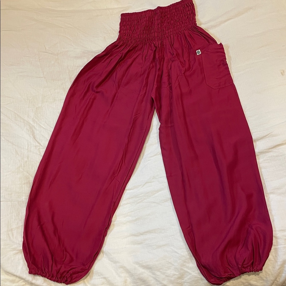 Women’s pants 25” inseam.  Faster rayon fabric